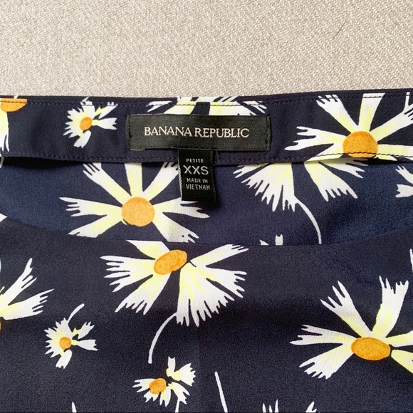 🌼 Banana Republic Flutter Sleeve Daisy Top - Picture 6 of 8